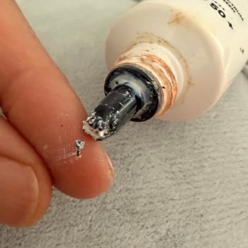 İno Beauty Güneş Kreminde Kırılan Kapak Ve Plastik Parça Sağlık Riski