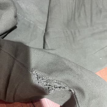 İlk Kullanımda Yırtılan Pantolon İçin Hızlı Değişim Talebi