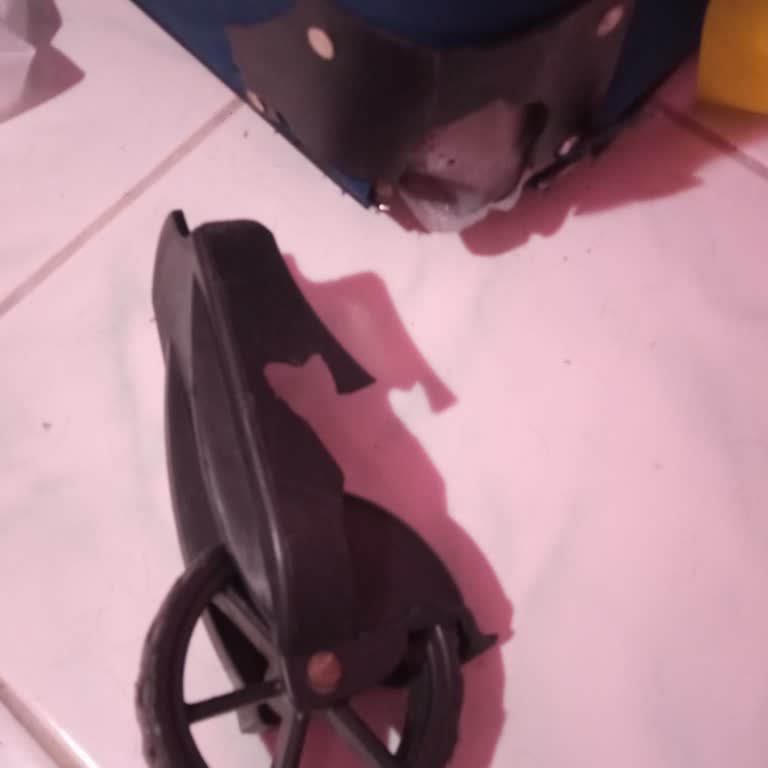 Muavinin Haksız Ek Ücret Talebi Ve Valiz Zarar Görmesi