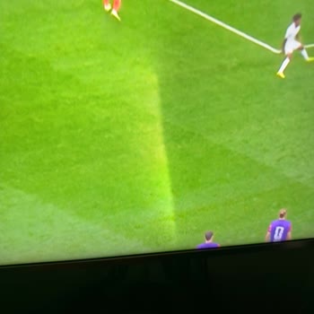 Samsung 65NU8000 Televizyonda Ekran Çizgisi Sorunu Ve Ayıplı Ürün Talebi