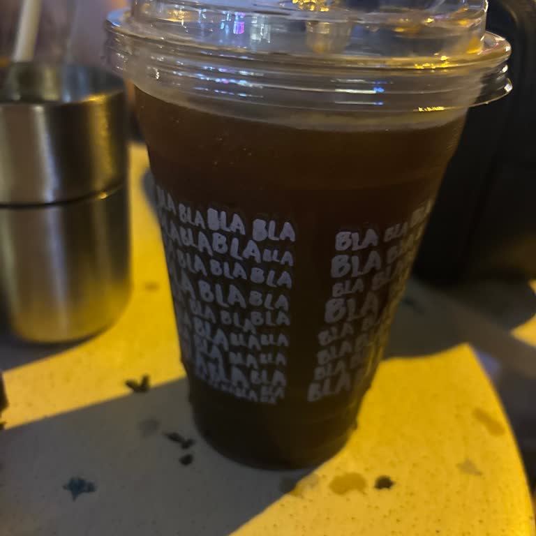 Blanc Coffee&Dessert Kahvenin Tadı Yanık, Yoğun Ve Son Derece Rahatsız Ediciydi