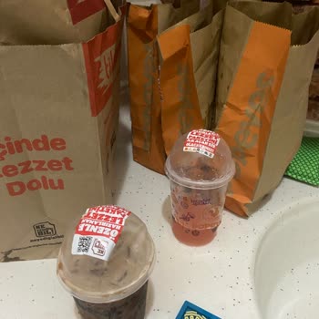 Siparişte Dökülen İçecekler Ve Erimiş Dondurma İçin Geri Dönüş Ve Tam İade Talebi