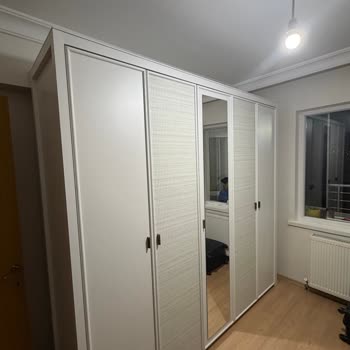 Gardırop Modeli Yanlış Gönderildi, Vidalar Eksik Ve Kırlent Renkleri Uyuşmaz