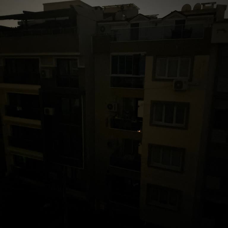 İzmir Karşıyaka’da Uzun Süreli Elektrik Kesintisi Nedeniyle Buzdolabı Ürünlerim Bozuldu