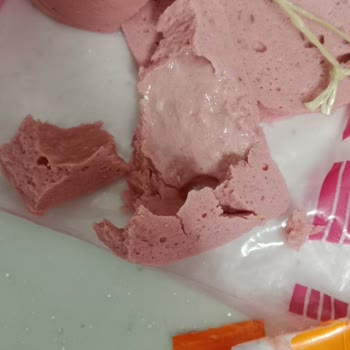 Şok Market'te Bozulmuş Salam Gıda Güvenliğini Ve Sağlığı Tehdit Ediyor