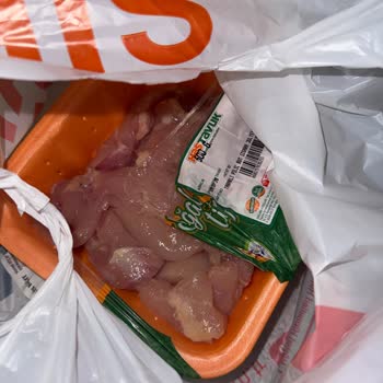 Migros Çengelköy Şubesinde Kullanma Tarihi Yakın Tavuk Ürünün Koku Sorunu Ve Yanıltıcı Etiketi