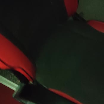 Kırık Ve Sallanan Koltukta Güvenlik Riski Ve Personelin İlgisiz Tutumu