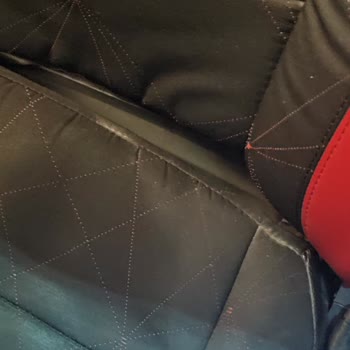 Kırık Ve Sallanan Koltukta Güvenlik Riski Ve Personelin İlgisiz Tutumu