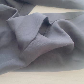 Yırtık Ve Kırık Pantolonlar İçin Uzun Süreli İade Beklemesi