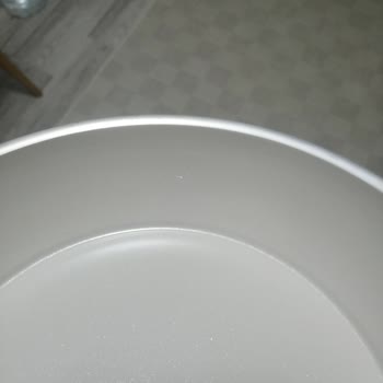 Yeni Tencere Ve Tavaların Çizilmesi Ve Servisin Sorun Görmemesi