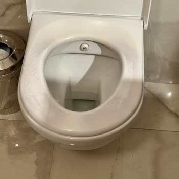 Pantolonun Boya Verdiği İçin Evde Kalıcı Lekeler Oluştu, Telafi Talep Ediyorum