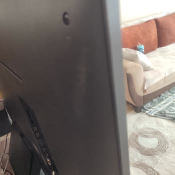 Kurulum Sonrası Ekran Renk Değişimi Ve Çizik Sorunu