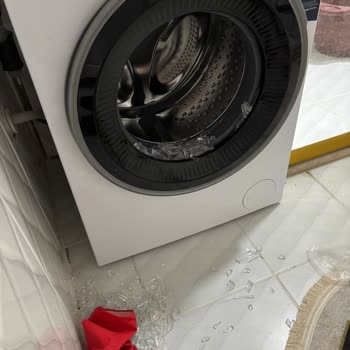 Beko Çamaşır Makinesinin Camı Çalışırken Kırıldı, Garanti Değişim Talebi Ve Bekleme Mağduriyeti
