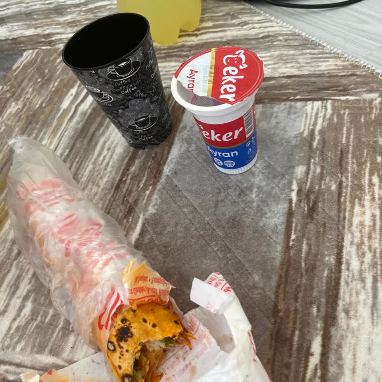 Afişte Yanıltıcı Ayran Miktarı Ve Telefonu Aniden Kapatma