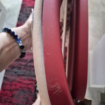 Kusurlu Sandalyeler Ve Kaba Nakliye Tutumu