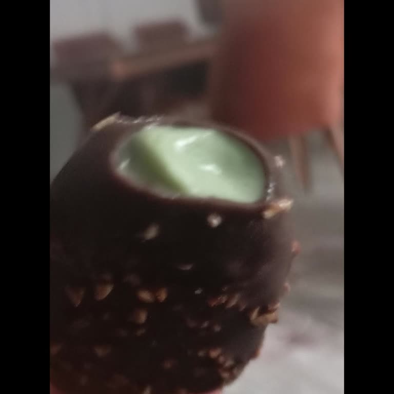 Algida Magnum Dondurmasında Isırılmış Görünüm Ve Hijyen Endişesi