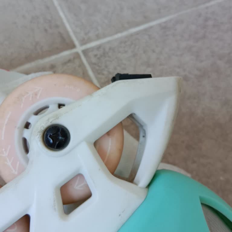 Oxelo Play 5 Çocuk Pateninin Fren Pabucu Hızla Tükendi, Yedek Parça Bulunamıyor