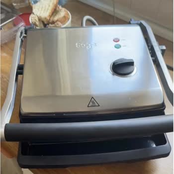 Kaplaması Dökülen Ve Kapakları Çarpan Ayıplı Sage Tost Makinesi İçin Ücretsiz Değişim İsteği