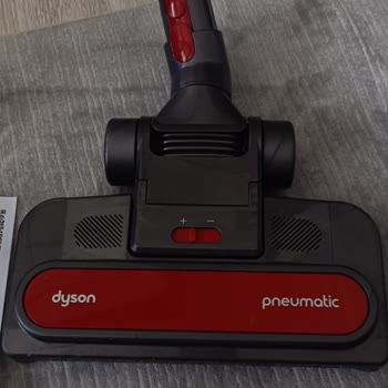 Dyson Süpürge Hortumu Kırıldı, Müşteri Hizmetleri Kullanıcı Hatası İddiasıyla Ücret Talep Ediyor