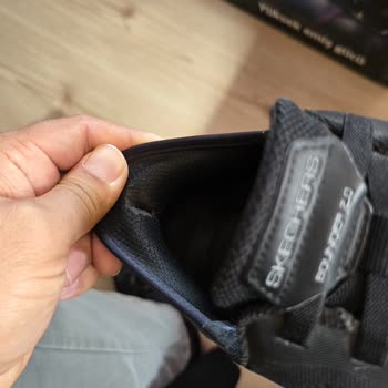Skechers Ayakkabım 6 Ay İçinde Topuktan Yırtıldı, Değişim Talebim Reddedildi