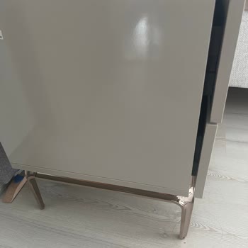 İstikbal Çekmeköy'de Hasarlı Komodin Ve Makyaj Masası Değişimi Sürecinde Çözüm Yok