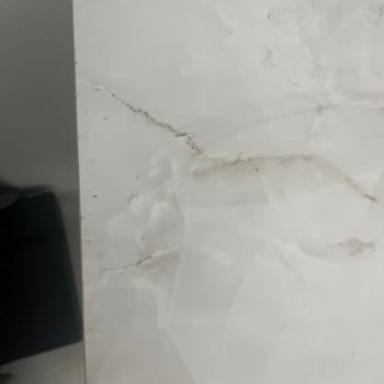 İstikbal Çekmeköy'de Hasarlı Komodin Ve Makyaj Masası Değişimi Sürecinde Çözüm Yok
