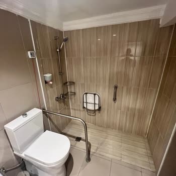 Engelli Misafir İçin Uygun Oda Sağlanmaması Ve Hijyen Sorunları
