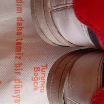 Reebok Sneaker’da Yan Açılmalar Ve Taban Çökmesi Garanti Reddi