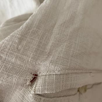 DeFacto Pantolonunda Tek Yıkamada Delik: Para İadesi Talebi