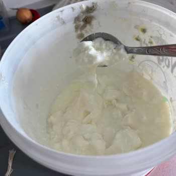 Son Kullanma Tarihi Geçmemiş Yoğurtta Küf Ve Şube Reddi