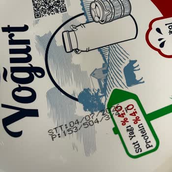 Son Kullanma Tarihi Geçmemiş Yoğurtta Küf Ve Şube Reddi