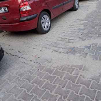 Hamidiye Mahallesinde Yol Çalışması Sonrası Kum Ve Moloz Temizlenmesi Gerekiyor