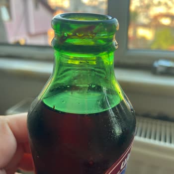 A101 Uludağ Frutti Gazlı İçeceğinde Şişe Ağızı Küfle Kaplı Ve Sağlık Riski