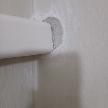 Montajda Dış Cephede Çatlak Ve Kalitesiz İşçilik