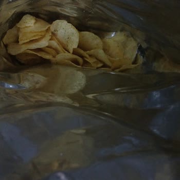 Mor Renkli Cips İçeren Lays Paketi Gıda Güvenliği Endişesi