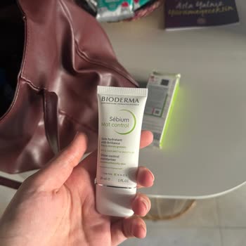Alpdeniz Eczanesi Çalışanının Kaba Tavrı