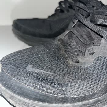Nike Ayakkabısının Kısa Sürede Yırtılması Ve Değişim İsteği
