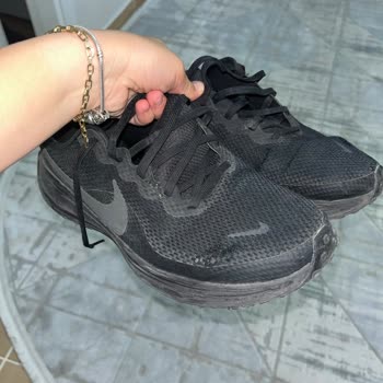 Nike Ayakkabısının Kısa Sürede Yırtılması Ve Değişim İsteği