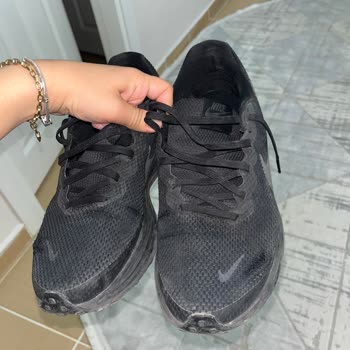 Nike Ayakkabısının Kısa Sürede Yırtılması Ve Değişim İsteği