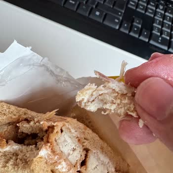 Dardanel Migros’tan Aldığım Sandviçte Kemik Parçası Çıktı Ve Güvenim Sarsıldı
