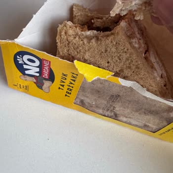Dardanel Migros’tan Aldığım Sandviçte Kemik Parçası Çıktı Ve Güvenim Sarsıldı