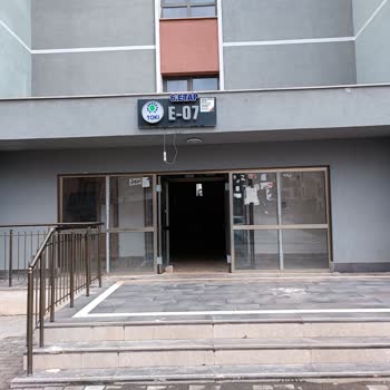 Asansörler Çalışmıyor, Yaşlı Ve Çocuklu Komşular Zor Durumda