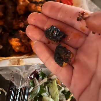 Siparişte Adana Kebap Yerine Yanık İzli Ciğer Ve Bozulmuş Çiğ Köfte
