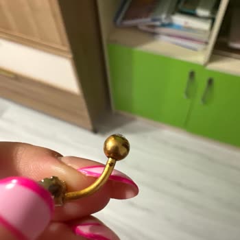 Cleopatra İnk Titanium Olduğu Söylenen Piercing'in Gerçek Bijuteri Malzemesi