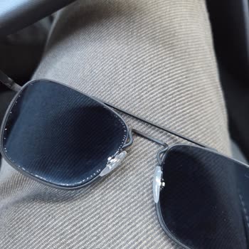 Rayban Gözlüğümde Cam Kenarlarında Soyulma Problemi Ve Ücretsiz Değişim Talebi