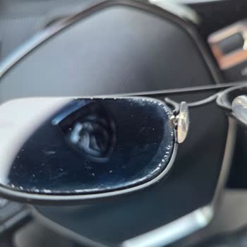 Rayban Gözlüğümde Cam Kenarlarında Soyulma Problemi Ve Ücretsiz Değişim Talebi