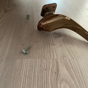 Bellona Yatak Odası Takımında Tekrarlanan Baza Ve Dolap Arızaları Nedeniyle Tam Değişim Talebi