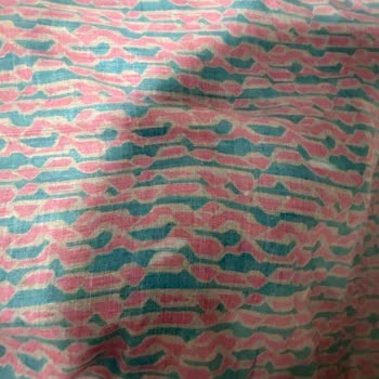 Silk Home Eşarplarında İlk Kullanımda Görülen Beyaz Çizgi Hatası: Değişim Ya Da İade Talebi