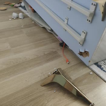 Bellona Konsolunun Ayağı Aniden Kırıldı Ve Müşteri Geri Dönüşü Alınamadı