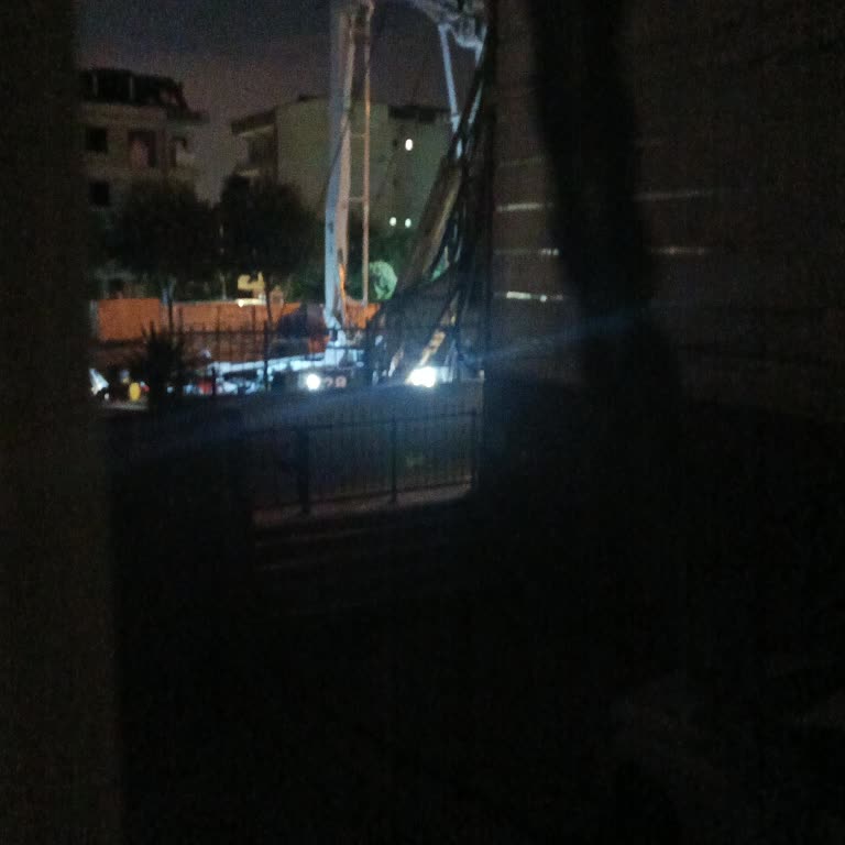 Gece Saatlerinde İnşaat Gürültüsü Mahallede Dinlenme Hakkını İhlal Ediyor
